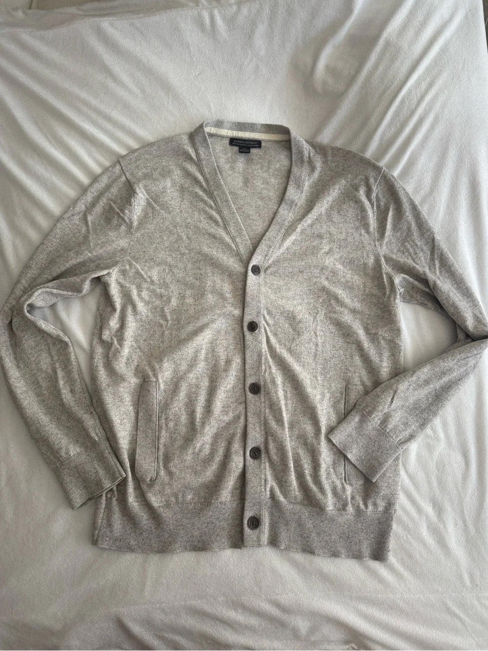 Banana Republic Men’s Heather Light Gray V-Neck Button Cardigan